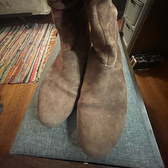 🚨. 🌼UGG Perforated Slouchy Suede Boots.🌼 - Picture 6 of 6